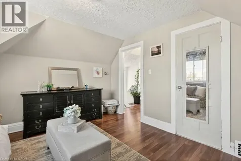 49 Cheever Street Hamilton ON L8L 5R6