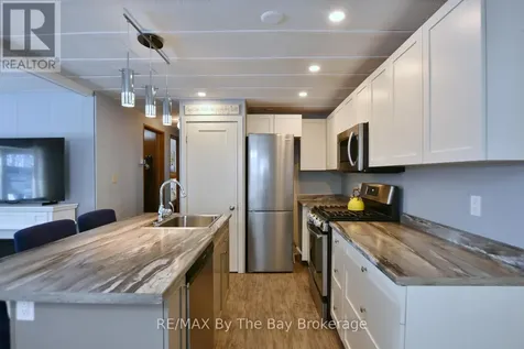 15 Carruthers Street South Wasaga Beach ON L9Z 1K2
