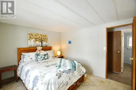 15 Carruthers Street South Wasaga Beach ON L9Z 1K2