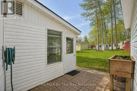 15 Carruthers Street South Wasaga Beach ON L9Z 1K2