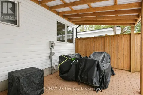 15 Carruthers Street South Wasaga Beach ON L9Z 1K2