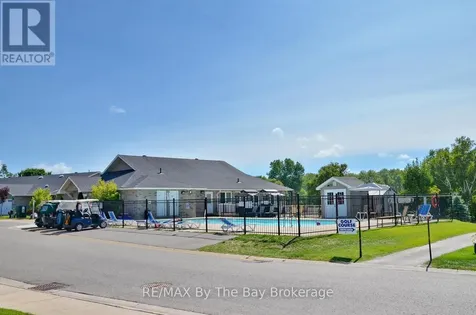 15 Carruthers Street South Wasaga Beach ON L9Z 1K2