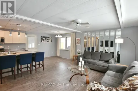 15 Carruthers Street South Wasaga Beach ON L9Z 1K2