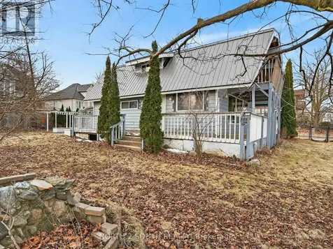 13 Bayview Avenue Wasaga Beach ON L9Z 2Y6