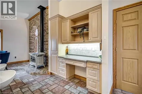 103 Tutela Heights Road Brantford ON N3T 1A4