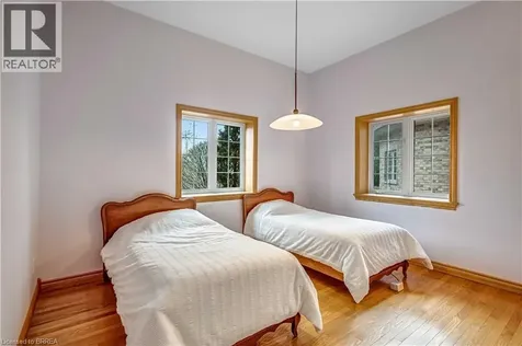 103 Tutela Heights Road Brantford ON N3T 1A4