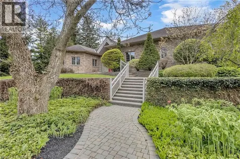 103 Tutela Heights Road Brantford ON N3T 1A4
