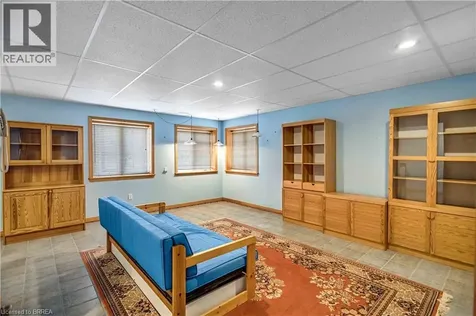 103 Tutela Heights Road Brantford ON N3T 1A4