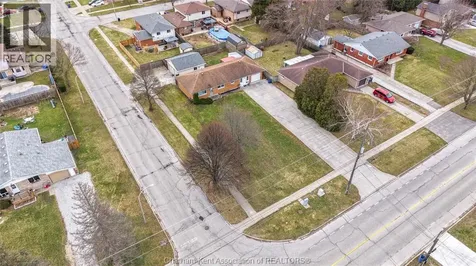 410 Mcnaughton Avenue East Chatham ON N7L 2G9