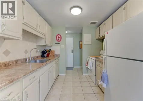 4 Avalon Place Kitchener ON N2M 4N6