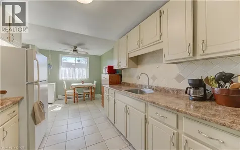 4 Avalon Place Kitchener ON N2M 4N6