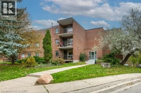 4 Avalon Place Kitchener ON N2M 4N6