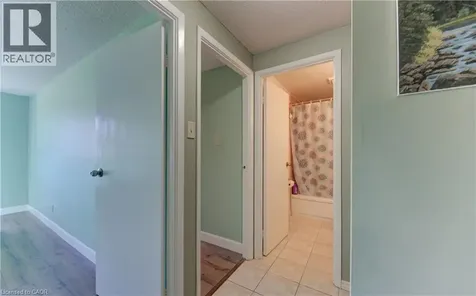 4 Avalon Place Kitchener ON N2M 4N6