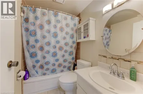 4 Avalon Place Kitchener ON N2M 4N6