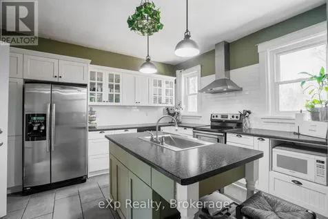 352 Berford Street South Bruce Peninsula ON N0H 2T0