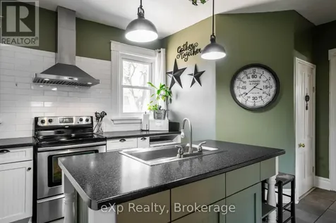 352 Berford Street South Bruce Peninsula ON N0H 2T0