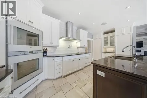 29 Wallace Court Brantford ON N3T 5L7