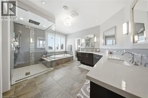29 Wallace Court Brantford ON N3T 5L7