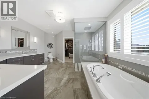 29 Wallace Court Brantford ON N3T 5L7