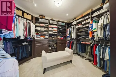 29 Wallace Court Brantford ON N3T 5L7