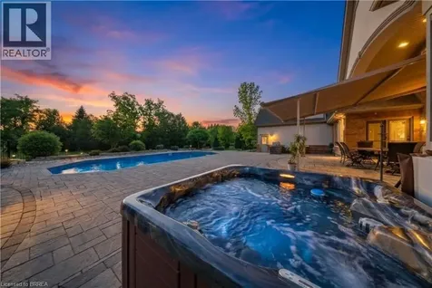 29 Wallace Court Brantford ON N3T 5L7