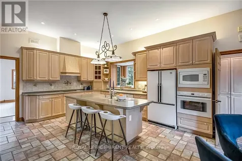 103 Tutela Heights Road Brantford ON N3T 1A4