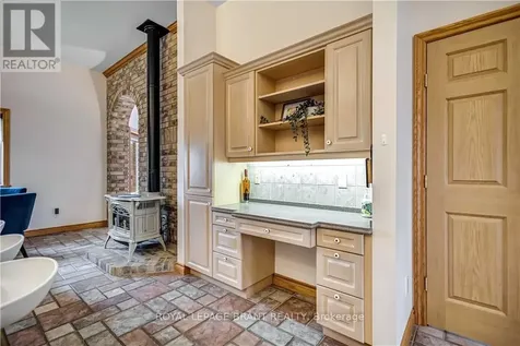 103 Tutela Heights Road Brantford ON N3T 1A4