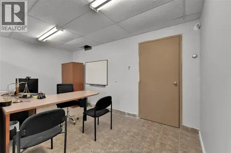 3905-3911 Tecumseh Road East Windsor ON N8W 1J4