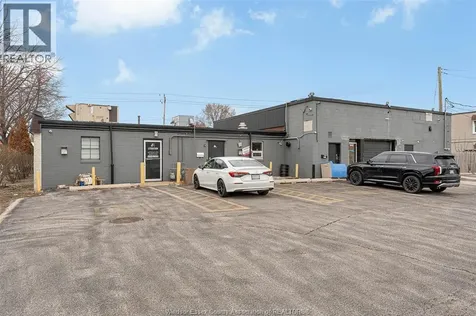 3905-3911 Tecumseh Road East Windsor ON N8W 1J4