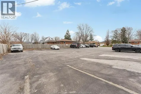 3905-3911 Tecumseh Road East Windsor ON N8W 1J4
