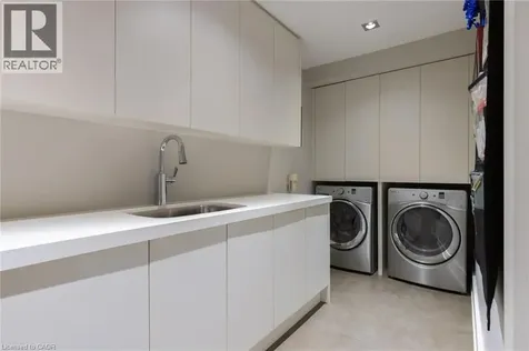 287 Macdonald Road Oakville ON L6J 2A6
