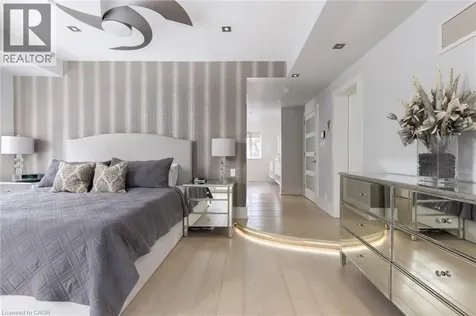 287 Macdonald Road Oakville ON L6J 2A6