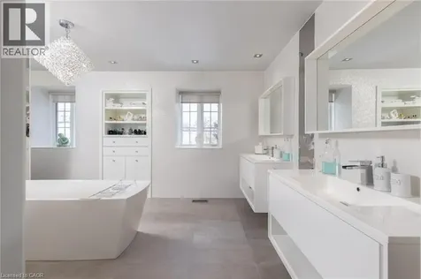 287 Macdonald Road Oakville ON L6J 2A6