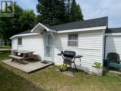 104 Third Avenue North South Bruce Peninsula ON N0H 2G0