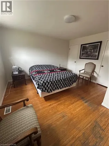 34 Ranchdale Drive Hamilton ON L8V 2M1