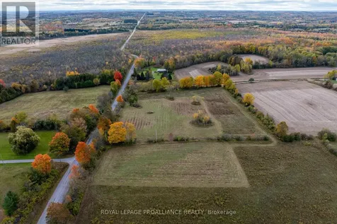 Lot Centre Line Selwyn ON K0L 2H0