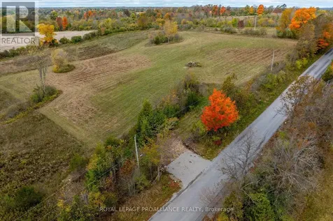 Lot Centre Line Selwyn ON K0L 2H0