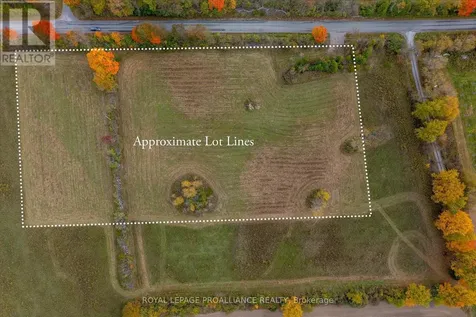Lot Centre Line Selwyn ON K0L 2H0