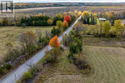 Lot Centre Line Selwyn ON K0L 2H0
