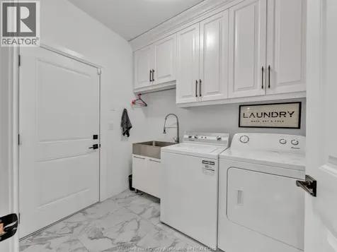 6 Summerville Avenue Leamington ON N8H 0C5