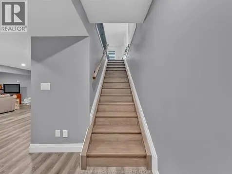 6 Summerville Avenue Leamington ON N8H 0C5