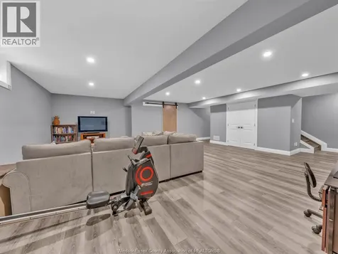 6 Summerville Avenue Leamington ON N8H 0C5