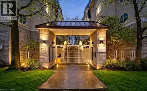 28 Stadium Road Toronto ON M5V 3P4