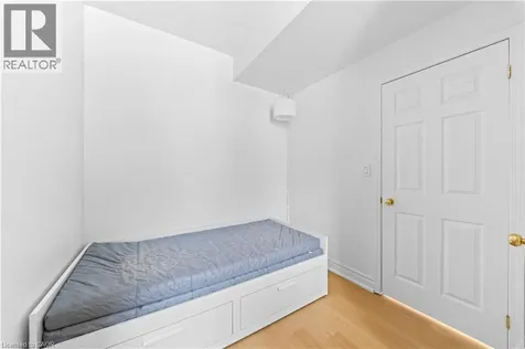 28 Stadium Road Toronto ON M5V 3P4