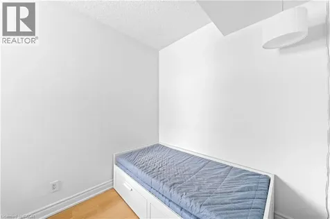 28 Stadium Road Toronto ON M5V 3P4