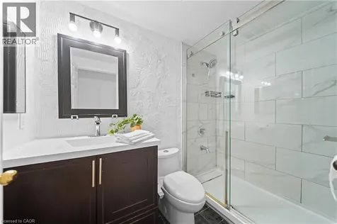28 Stadium Road Toronto ON M5V 3P4