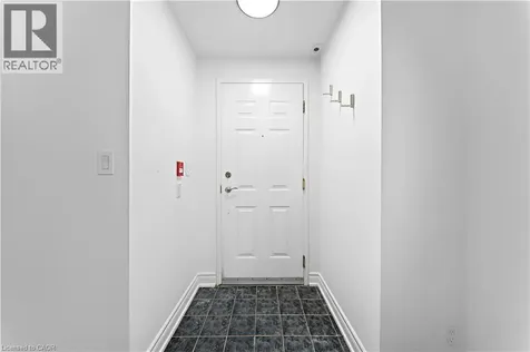 28 Stadium Road Toronto ON M5V 3P4