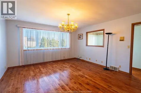 408 Mersea Road 3 Leamington ON N8H 3V5