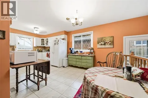 10682 Keating Crescent Windsor ON N8R 1T5