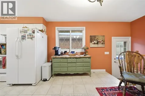 10682 Keating Crescent Windsor ON N8R 1T5